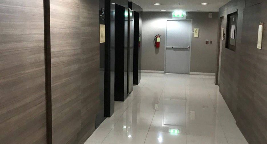 Condo en alquiler de 1 habitaciones en Huai Khwang, Bangkok