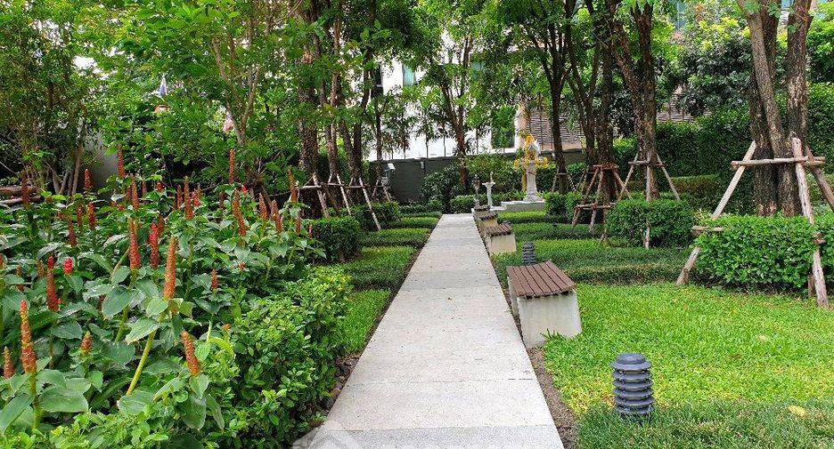 For rent 2 bedrooms condo in Khlong San, Bangkok