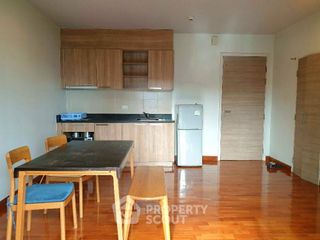 For rent 2 bedrooms condo in Khlong San, Bangkok