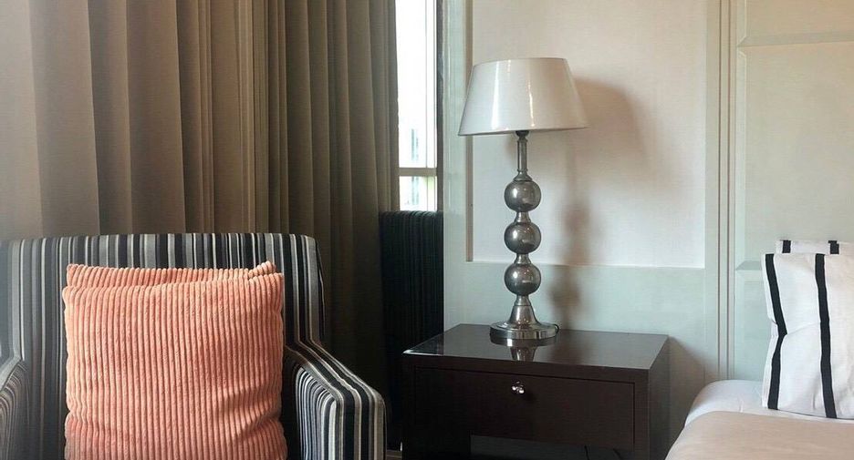 For rent 1 bed condo in Pathum Wan, Bangkok
