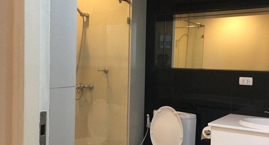For rent 1 bed condo in Pathum Wan, Bangkok