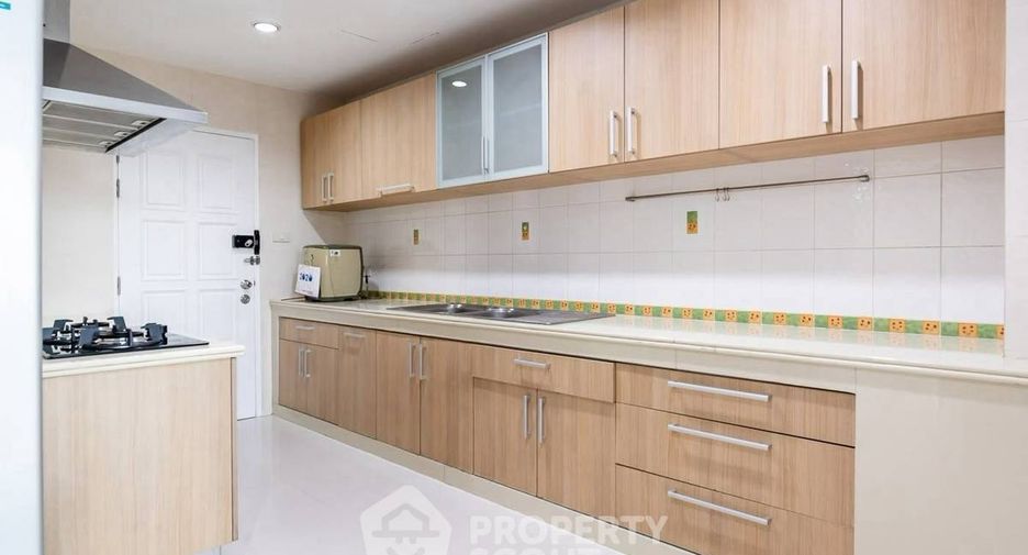 For rent 3 bedrooms condo in Watthana, Bangkok