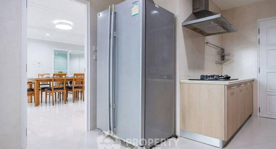 For rent 3 bedrooms condo in Watthana, Bangkok