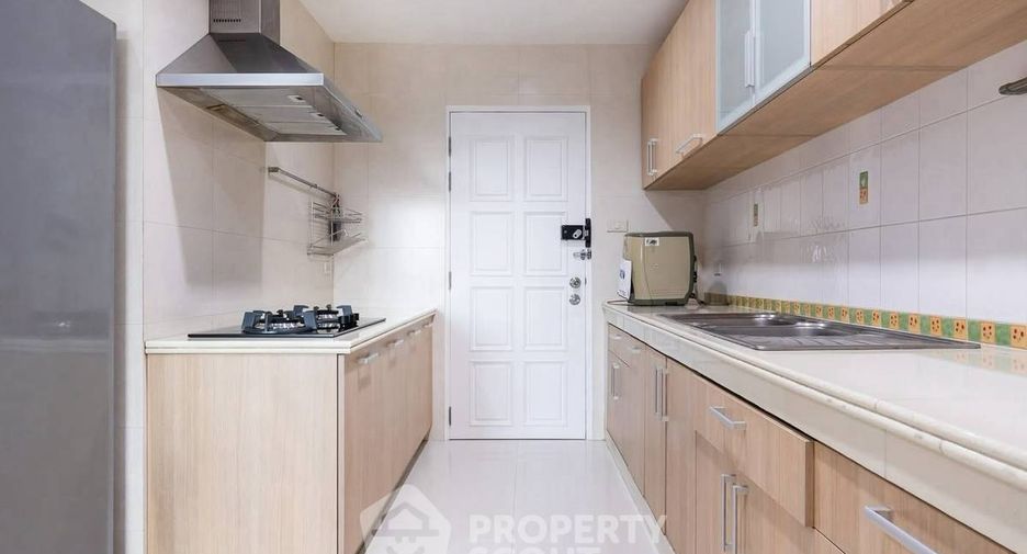For rent 3 bedrooms condo in Watthana, Bangkok