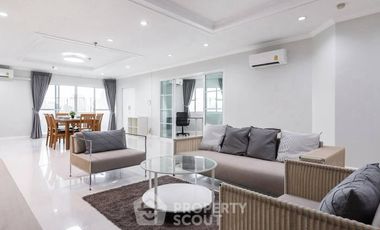 Condo en alquiler de 3 habitaciones en Watthana, Bangkok