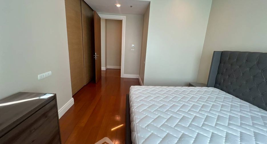 For rent 3 ベッドルーム condo in Khlong Toei, Bangkok