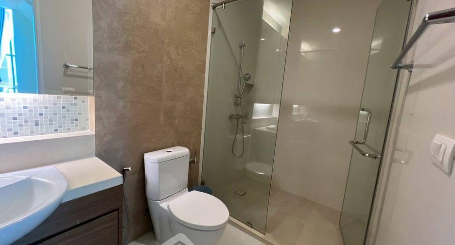For rent 3 ベッドルーム condo in Khlong Toei, Bangkok