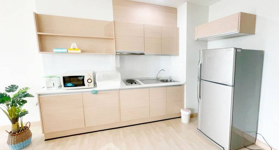 For rent 2 bedrooms condo in Huai Khwang, Bangkok