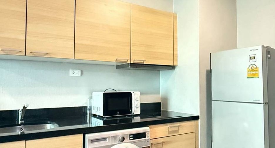 For rent 1 bed condo in Pathum Wan, Bangkok