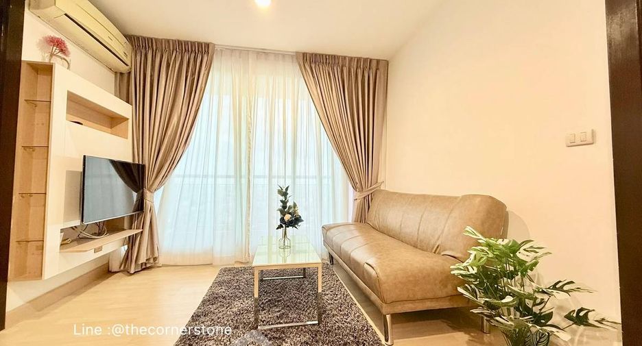 For rent 2 bedrooms condo in Huai Khwang, Bangkok