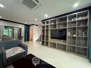 For rent 4 bedrooms house in Bang Kapi, Bangkok