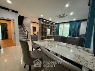 For rent 4 bedrooms house in Bang Kapi, Bangkok
