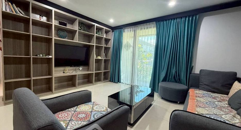 For rent 4 ベッドルーム house in Bang Kapi, Bangkok