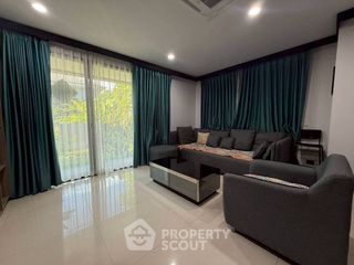 For rent 4 bedrooms house in Bang Kapi, Bangkok