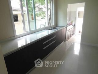 For rent 3 bedrooms townhouse in Prawet, Bangkok