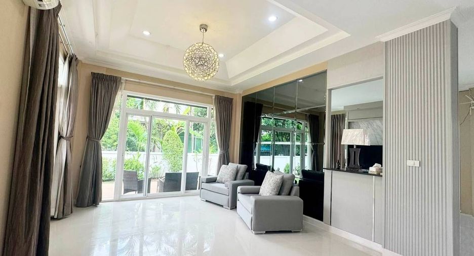 For rent 3 bedrooms townhouse in Prawet, Bangkok