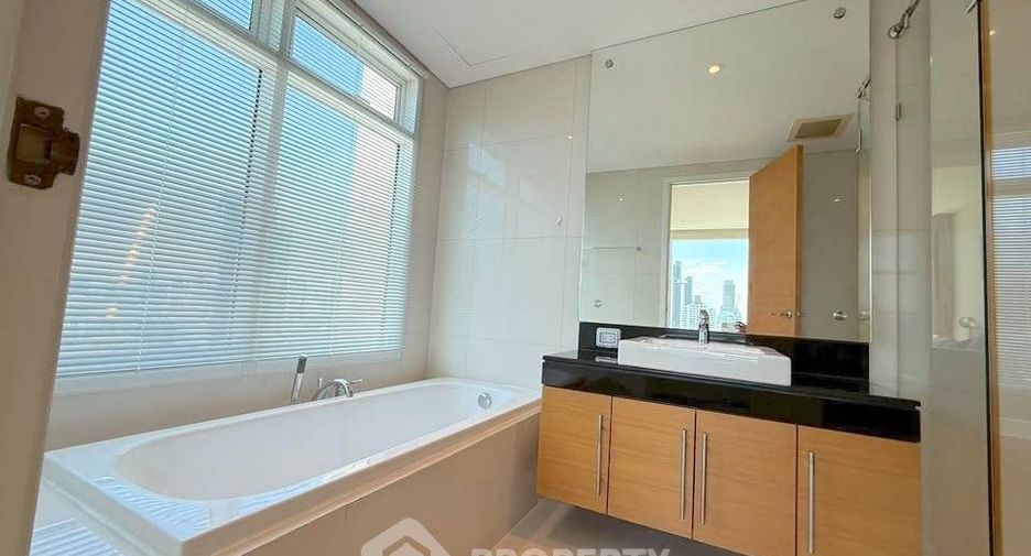 Condo en alquiler de 2 habitaciones en Khlong Toei, Bangkok
