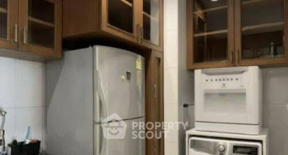 Condo en alquiler de 3 habitaciones en Khlong Toei, Bangkok