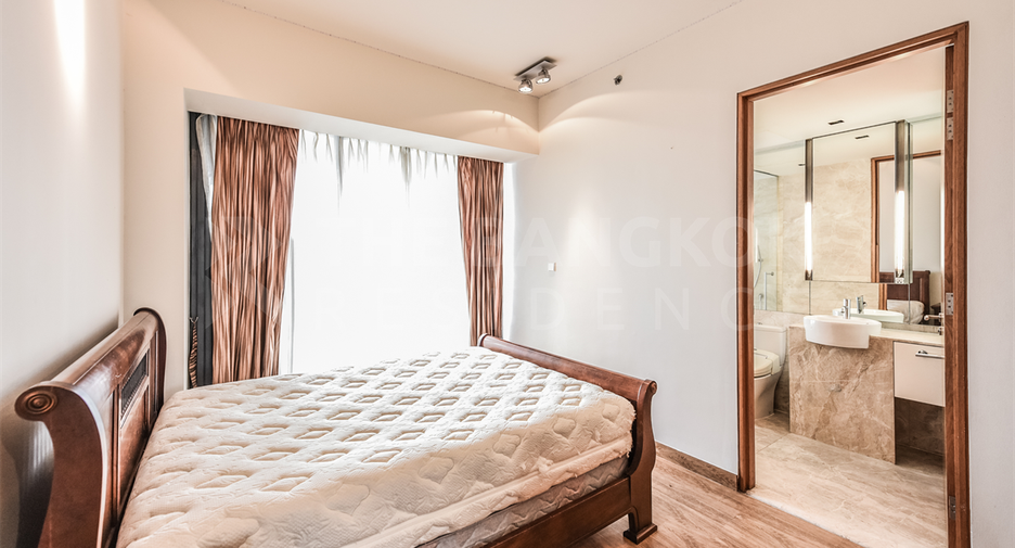For rent 2 bedrooms condo in Sathon, Bangkok