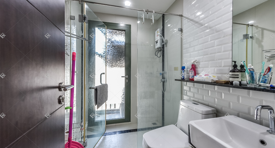 For sale 2 bedrooms condo in Pathum Wan, Bangkok