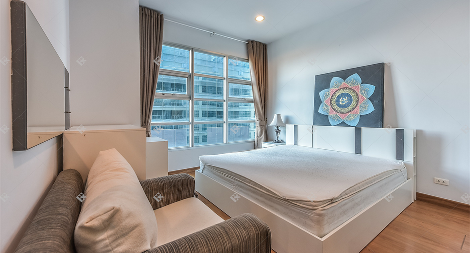 For rent 2 bedrooms condo in Ratchathewi, Bangkok