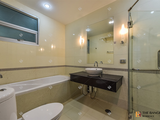 For rent 2 bedrooms condo in Ratchathewi, Bangkok
