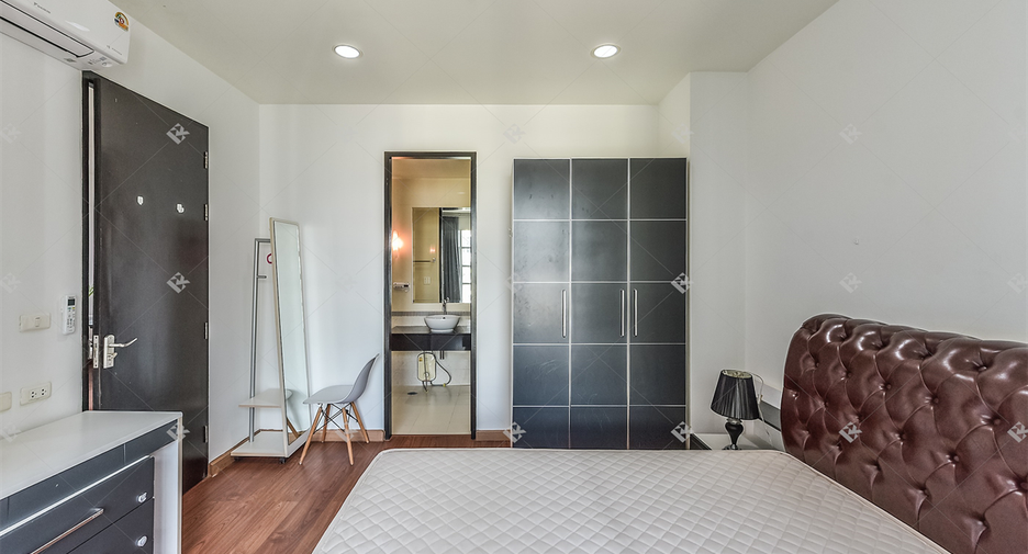 For rent 2 bedrooms condo in Ratchathewi, Bangkok