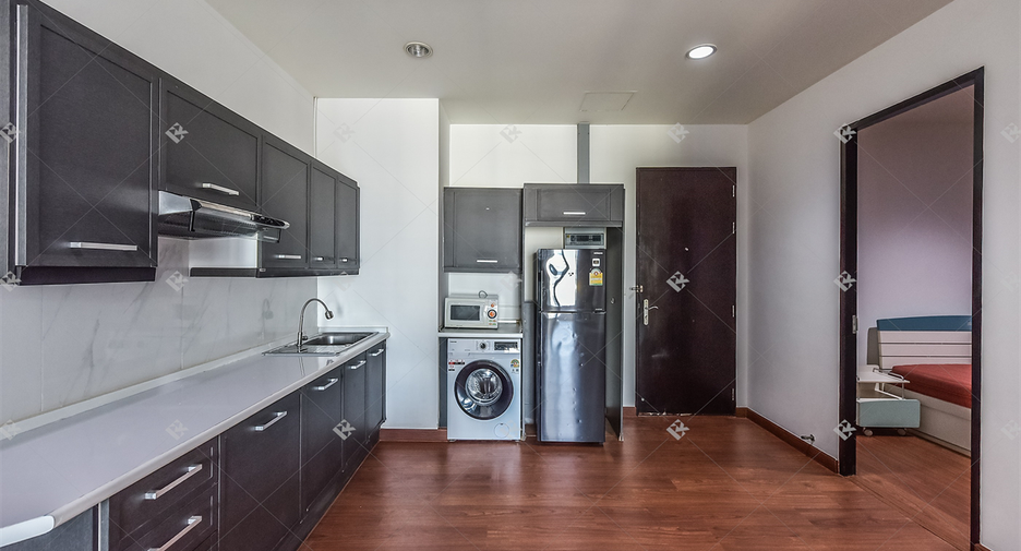 For rent 2 bedrooms condo in Ratchathewi, Bangkok