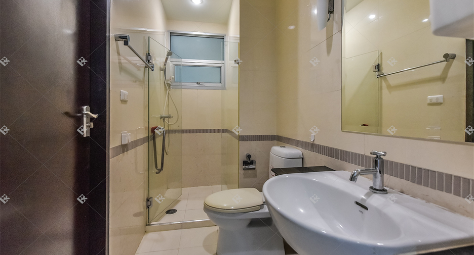 For rent 2 bedrooms condo in Ratchathewi, Bangkok