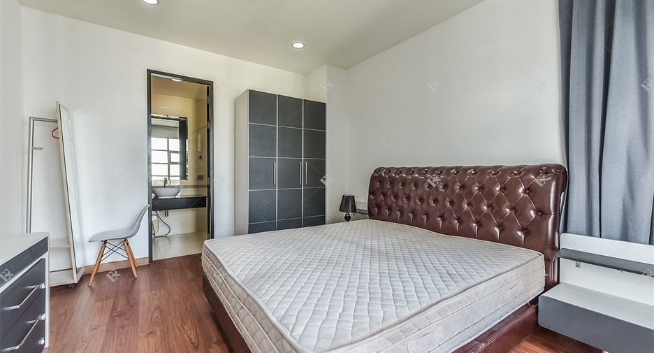 For rent 2 bedrooms condo in Ratchathewi, Bangkok