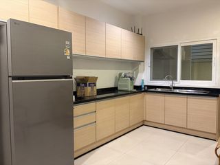 For rent 4 bedrooms townhouse in Yan Nawa, Bangkok