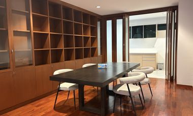 For rent 4 bedrooms townhouse in Yan Nawa, Bangkok