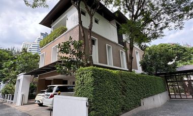 À louer 4 chambres maison à Khlong Toei, Bangkok