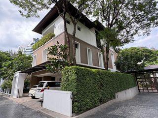 À louer 4 chambres maison à Khlong Toei, Bangkok