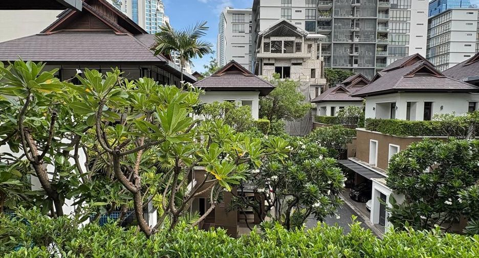 À louer 4 chambres maison à Khlong Toei, Bangkok