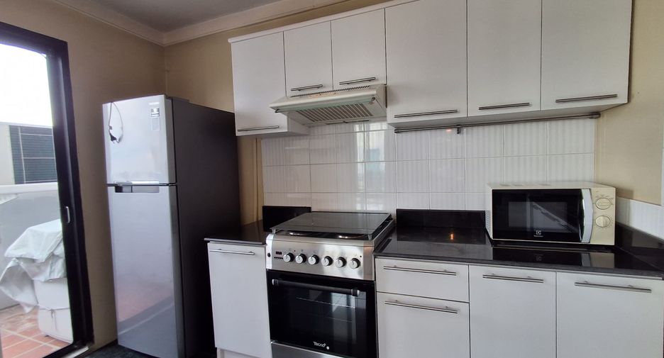 For rent 2 bedrooms condo in Watthana, Bangkok