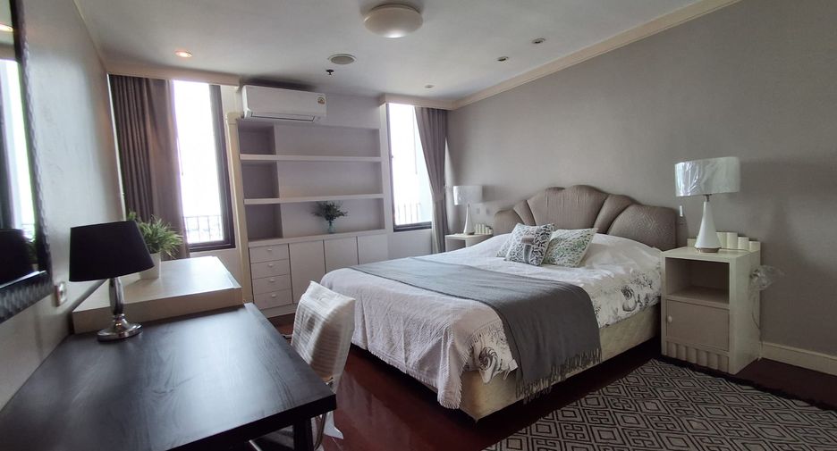 For rent 2 bedrooms condo in Watthana, Bangkok