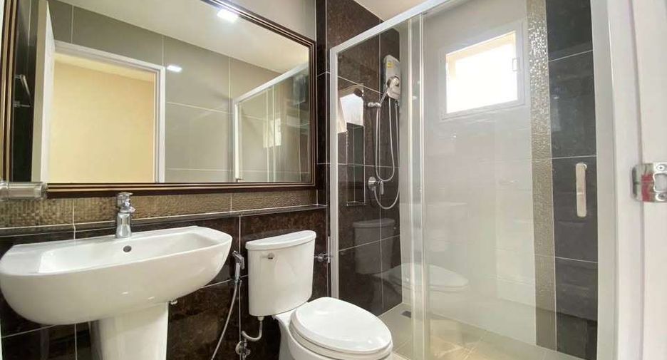 Casa en alquiler de 4 habitaciones en Mueang Samut Prakan, Samut Prakan