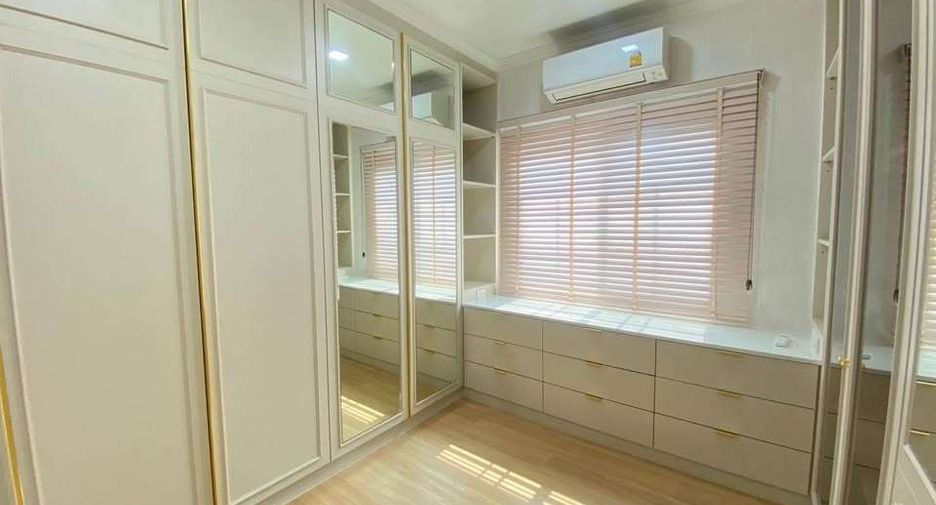 Casa en alquiler de 4 habitaciones en Mueang Samut Prakan, Samut Prakan