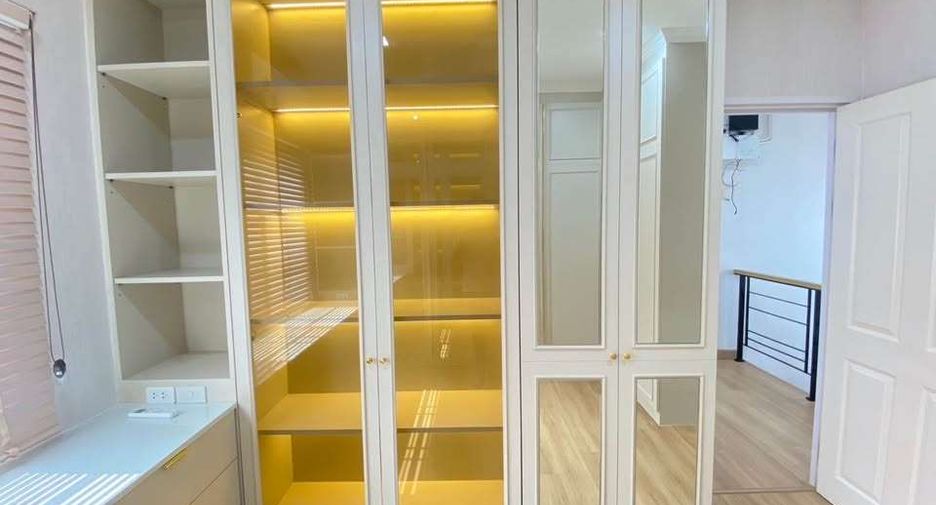 Casa en alquiler de 4 habitaciones en Mueang Samut Prakan, Samut Prakan
