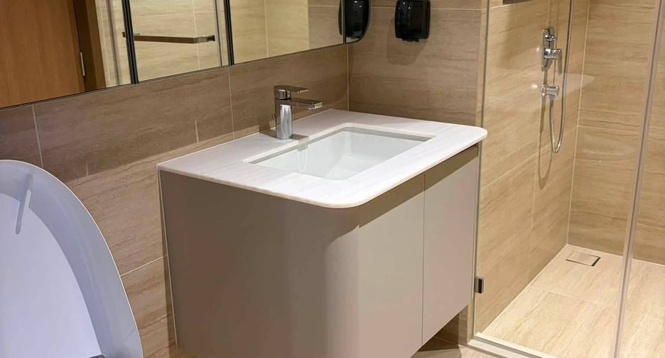 For rent 1 bed condo in Khlong Toei, Bangkok