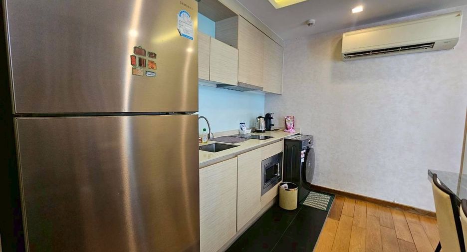 For rent and for sale 1 bed condo in Watthana, Bangkok