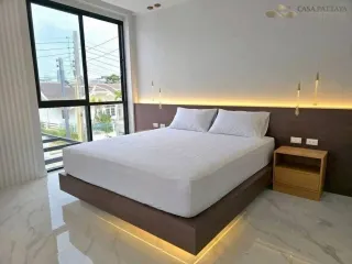 Villa zum Kauf mit 5 Zimmer in Bang Lamung, Chonburi