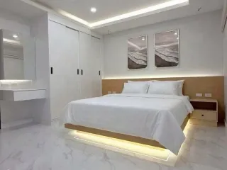Villa zum Kauf mit 5 Zimmer in Bang Lamung, Chonburi