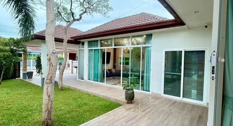 For sale 5 bedrooms villa in Huay Yai, Pattaya