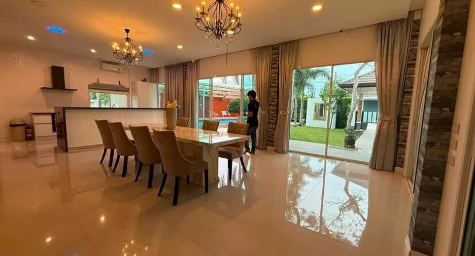 For sale 5 bedrooms villa in Huay Yai, Pattaya