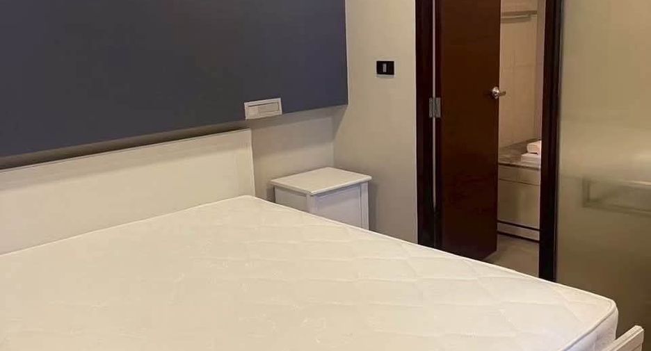 For rent 2 bedrooms condo in Sathon, Bangkok
