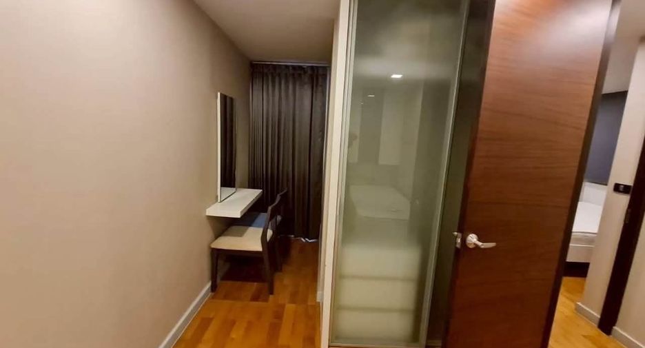 For rent 2 bedrooms condo in Sathon, Bangkok