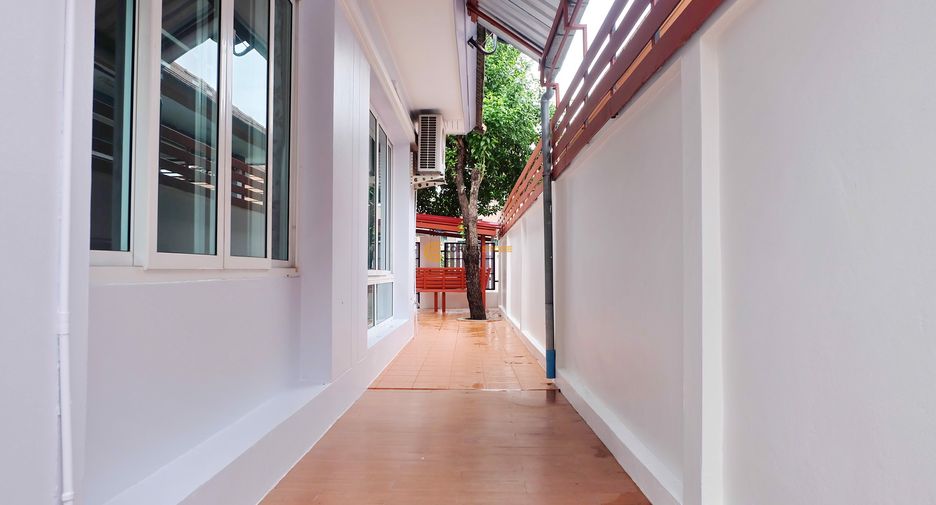 Haus zur Miete mit 3 Zimmer in Bang Lamung, Chonburi