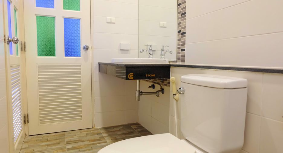 Haus zur Miete mit 3 Zimmer in Bang Lamung, Chonburi